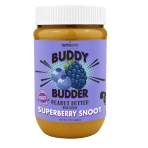 Buddy Budder Superberry är ett naturligt jordnötssmör för alla hundar oavsett ålder eller storlek.